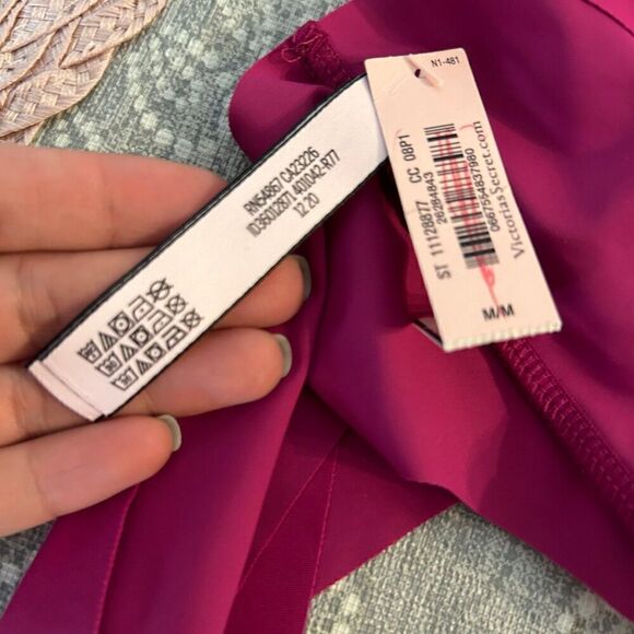 VS Victoria Secret fuchsia thong string bottom panty women’s M new - Picture 4 of 6
